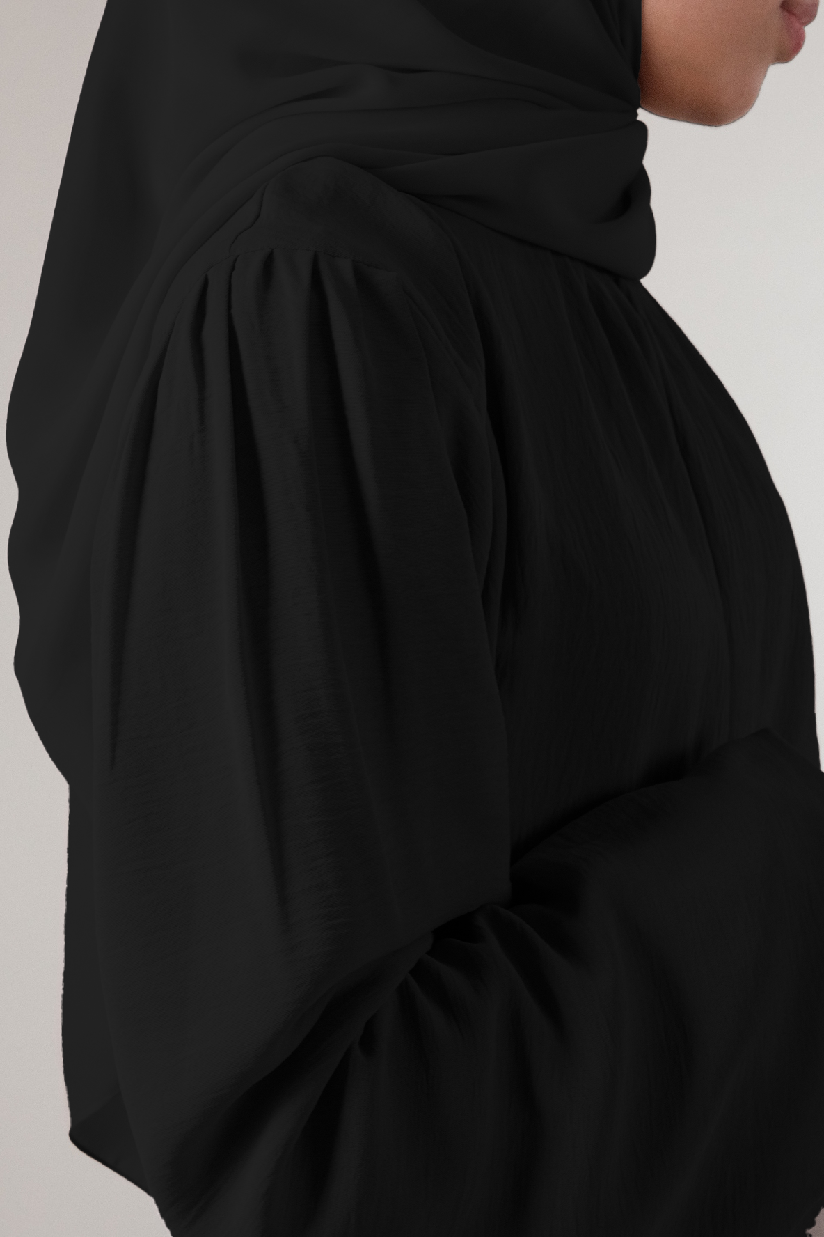 Hayaa Abaya in Black