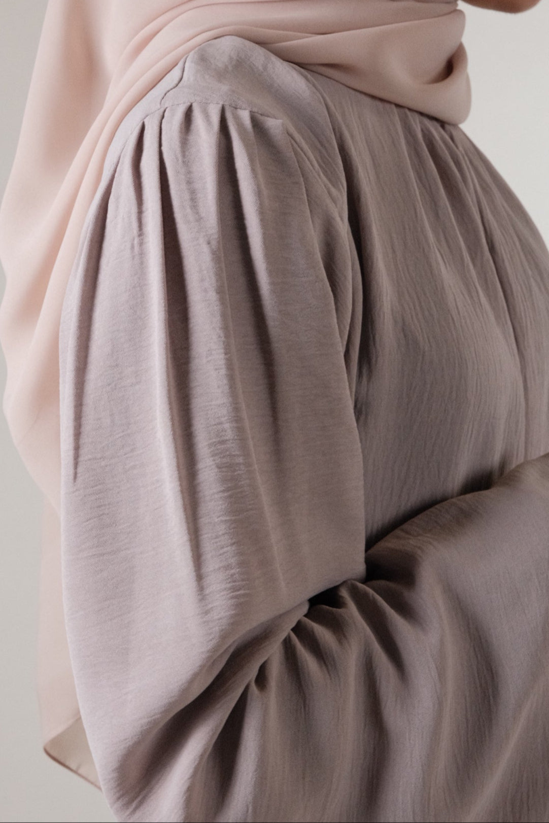 Hayaa Abaya in Lilac Grey