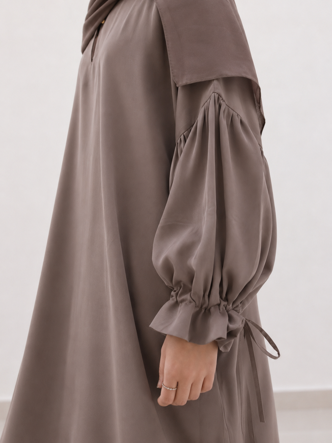 Noor Tie Sleeve Abaya