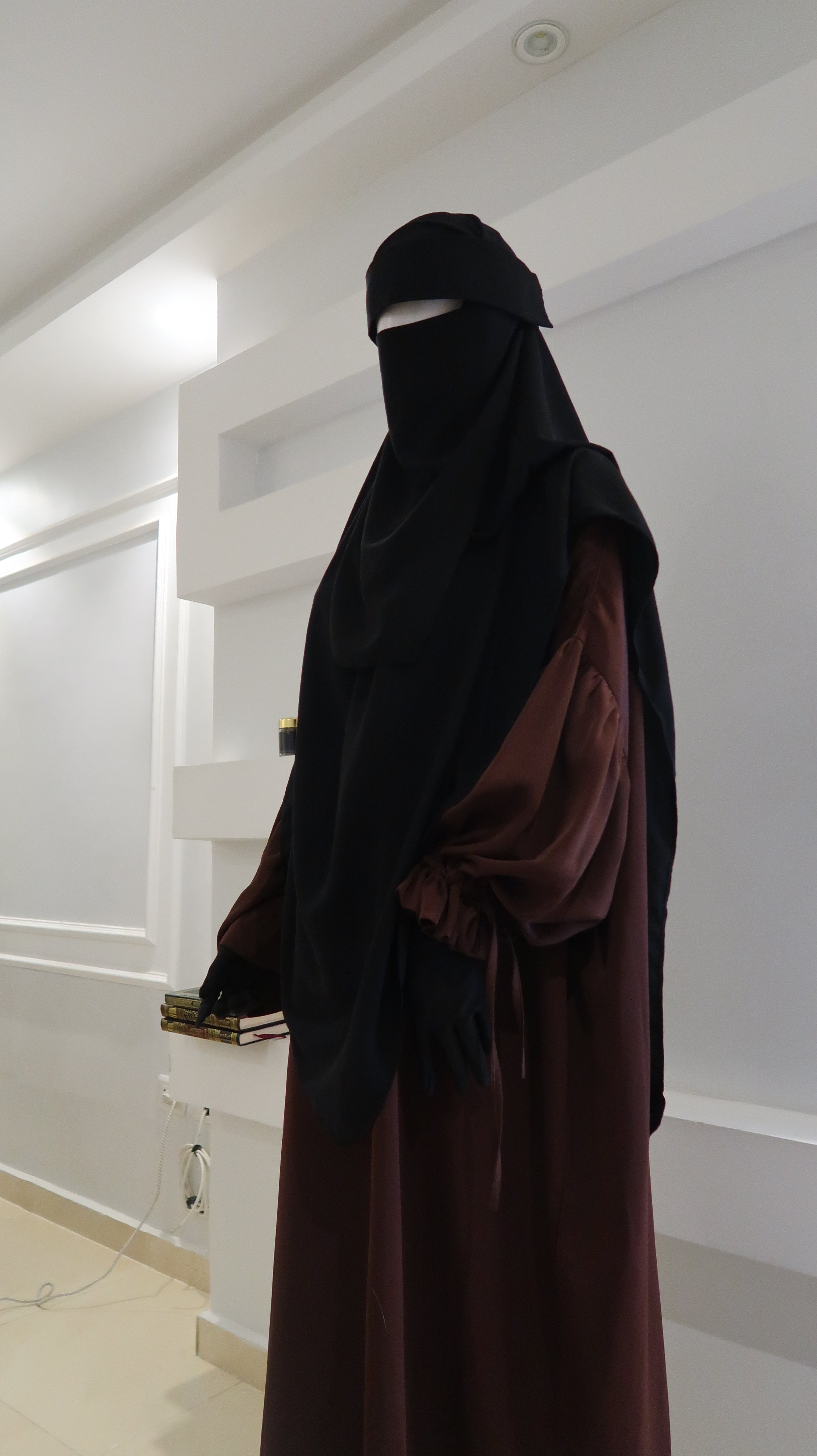 Brown Noor Tie Sleeve Abaya + Hijab
