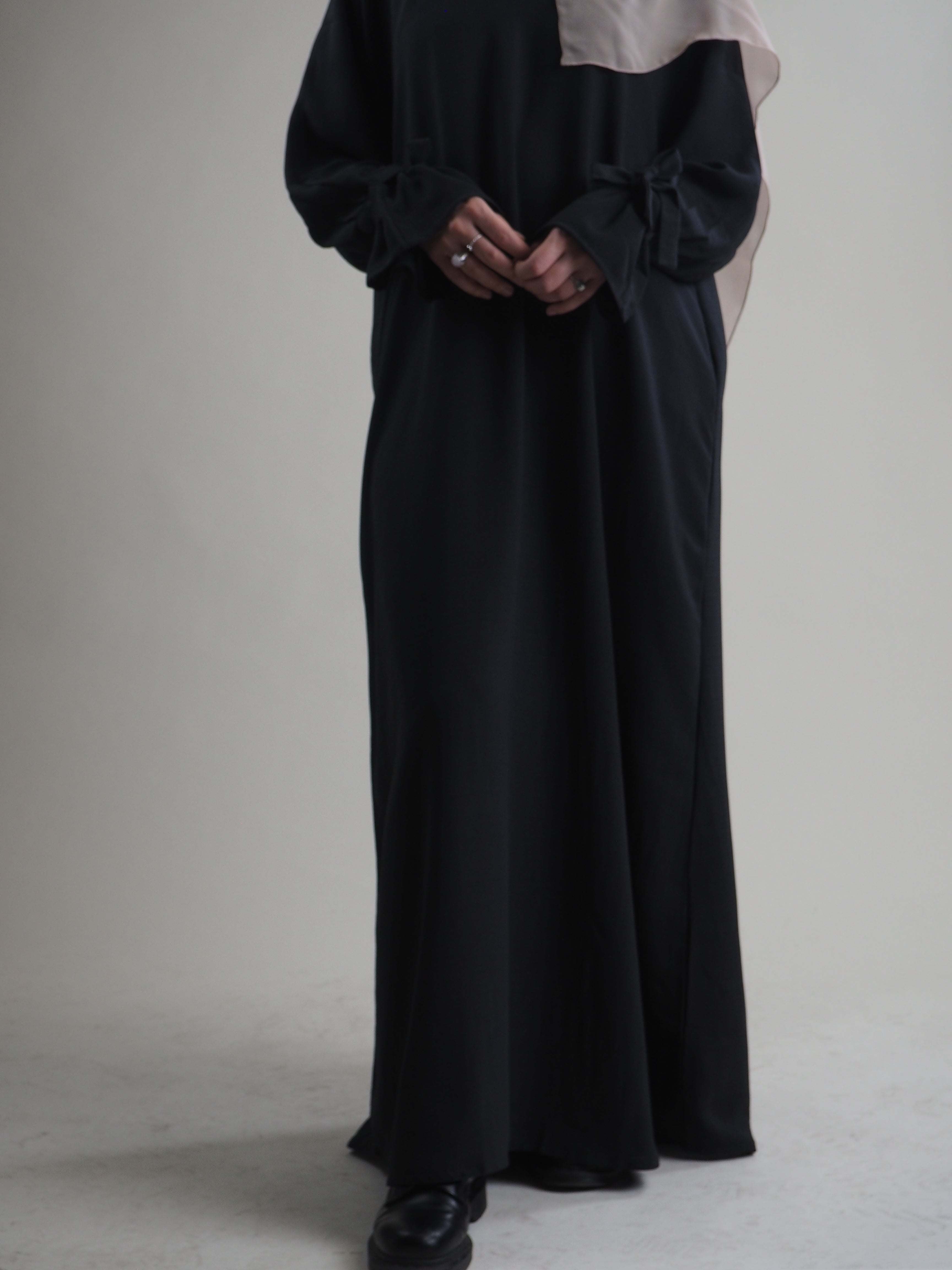 Maryam Abaya in Charocal Grey