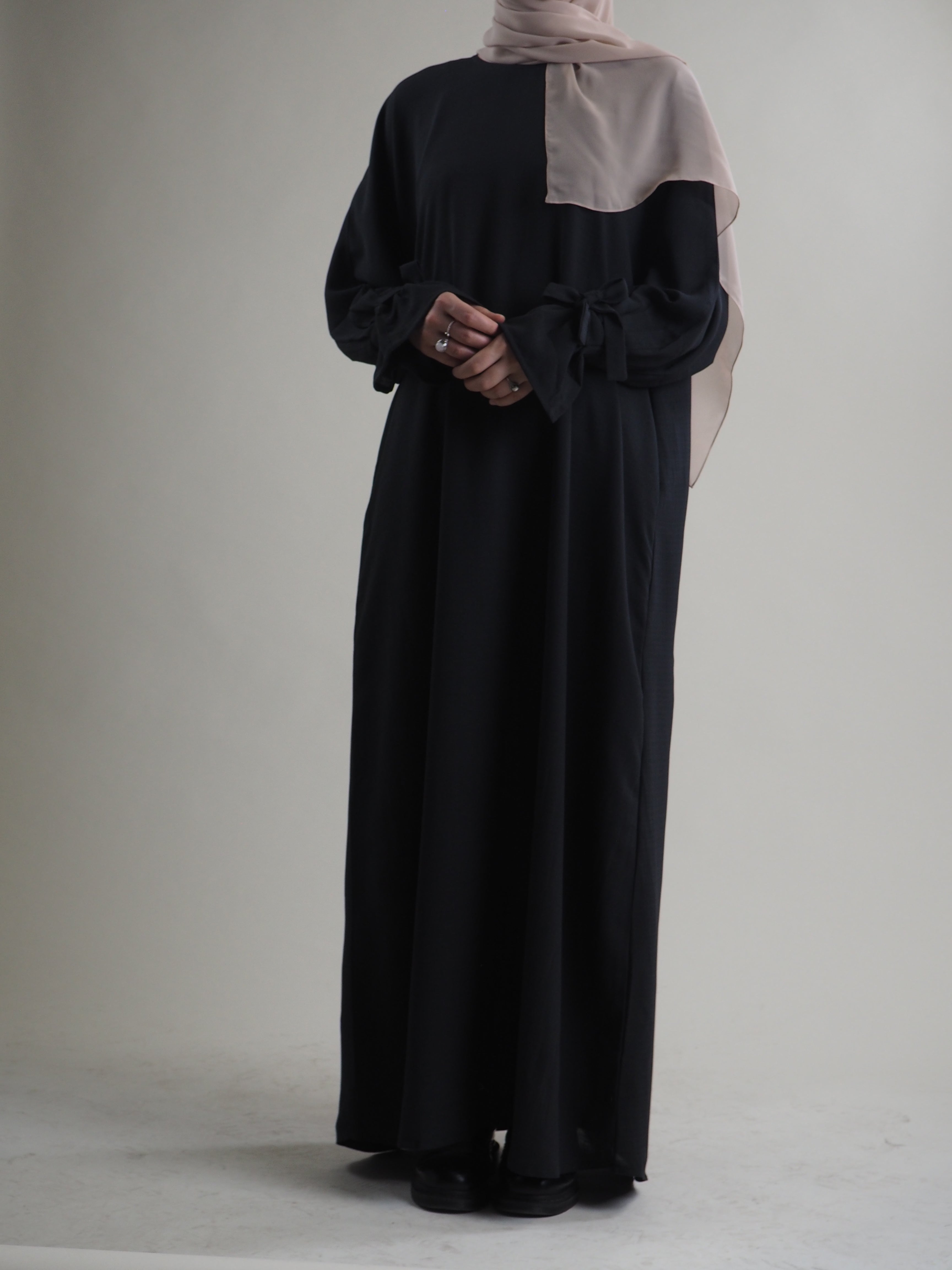 Maryam Abaya in Charocal Grey